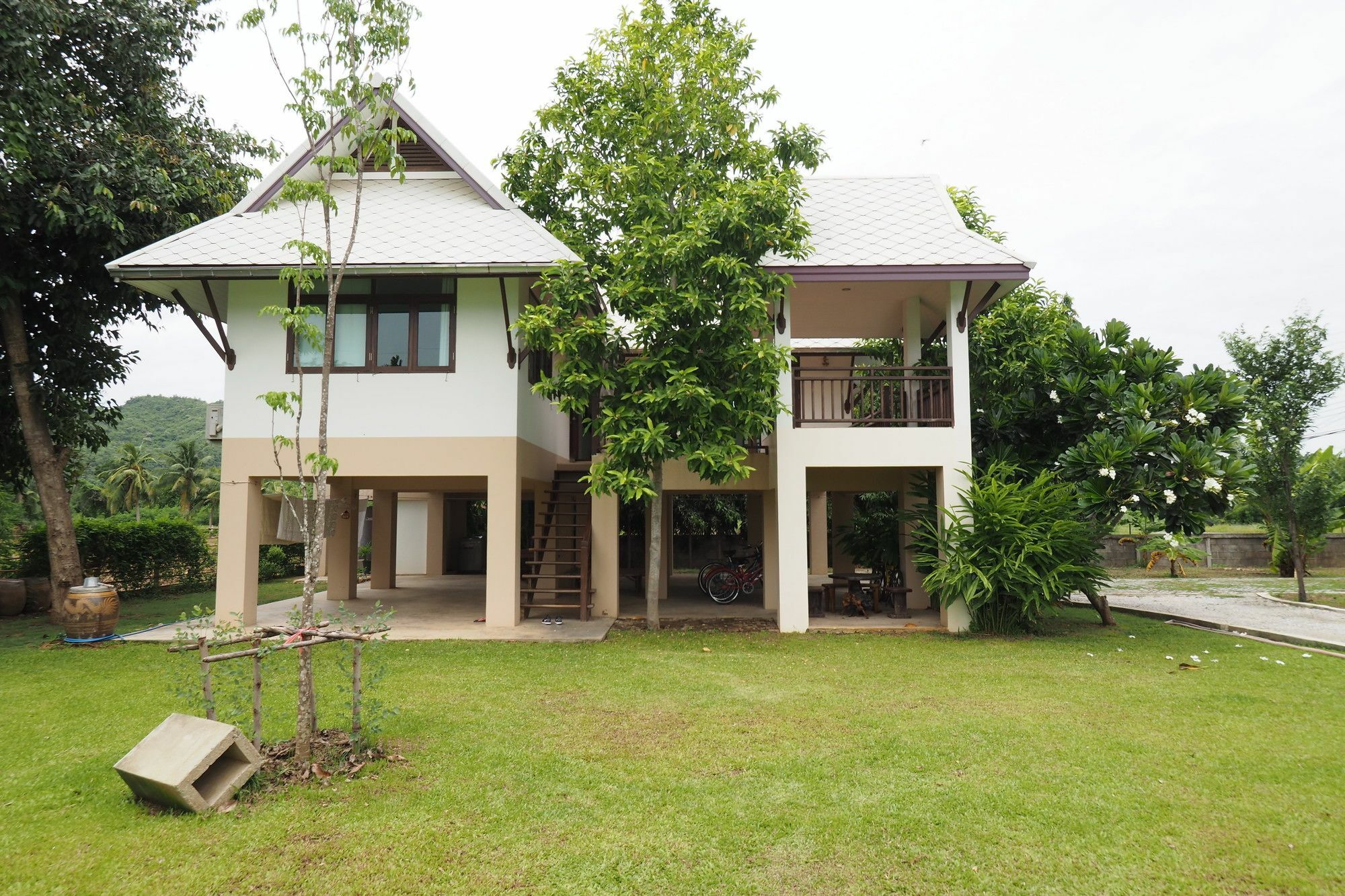 Hotel Baan2Rai Kanchanaburi Zewnętrze zdjęcie